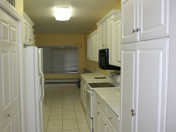 2nd image of 1605 S Golf Gln Unit C