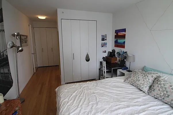 Rented by Space Marketing Shop | media 7