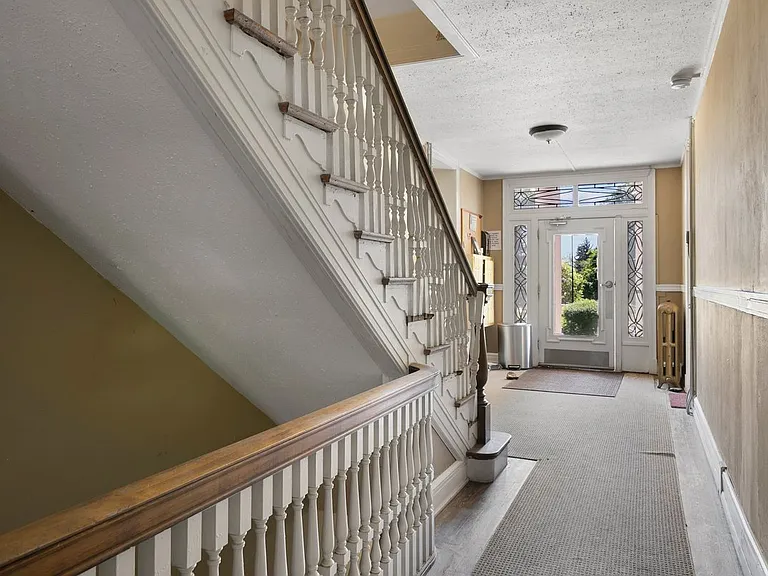 Highland Park Apartments — Photo 12