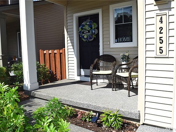 3rd image of 4255 R St NE