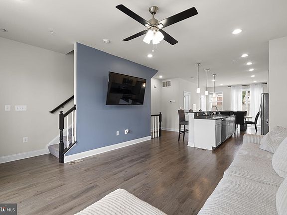 5th image of 11279 Saint Luke Dr