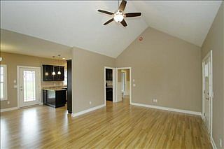 4th image of 617 Marketplace Blvd