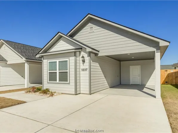 1249 Storm Row Ln, Bryan, TX 77803