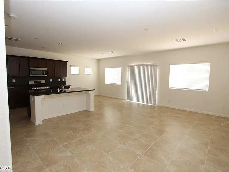 1132 Jesse Harbor Ave — Photo 3
