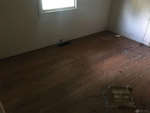 4th image of 837 Lilac Ave