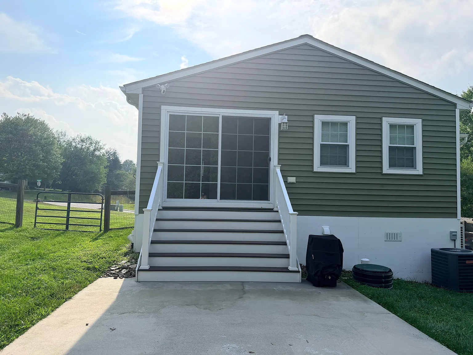 3 bed, 1784 sqft, $2,500 — Photo 2