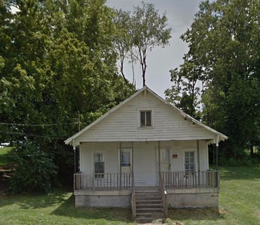 1st image of 506 E College St