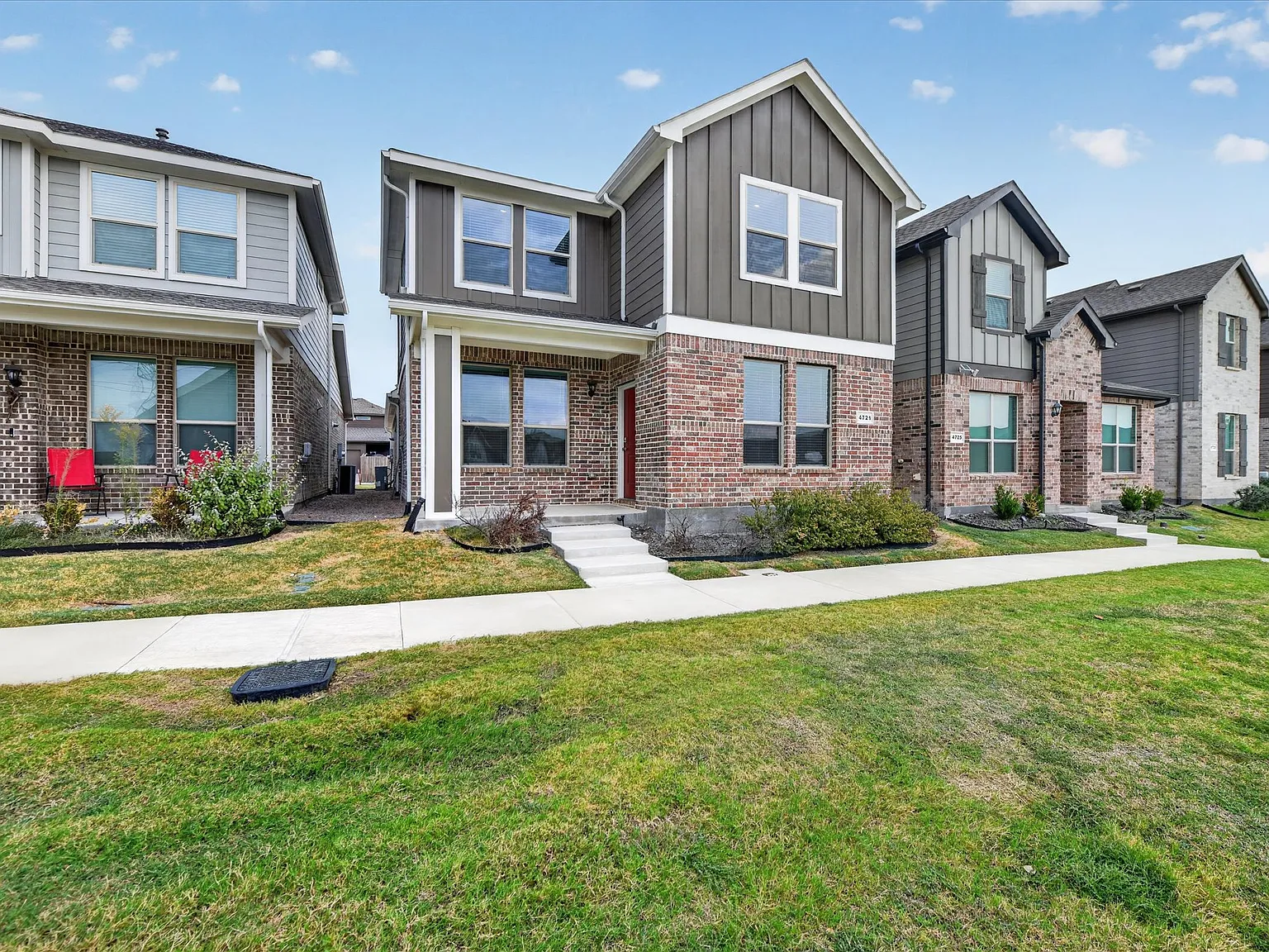 4 bed, 2.5 bath, 1962 sqft, $2,450 — Photo 3