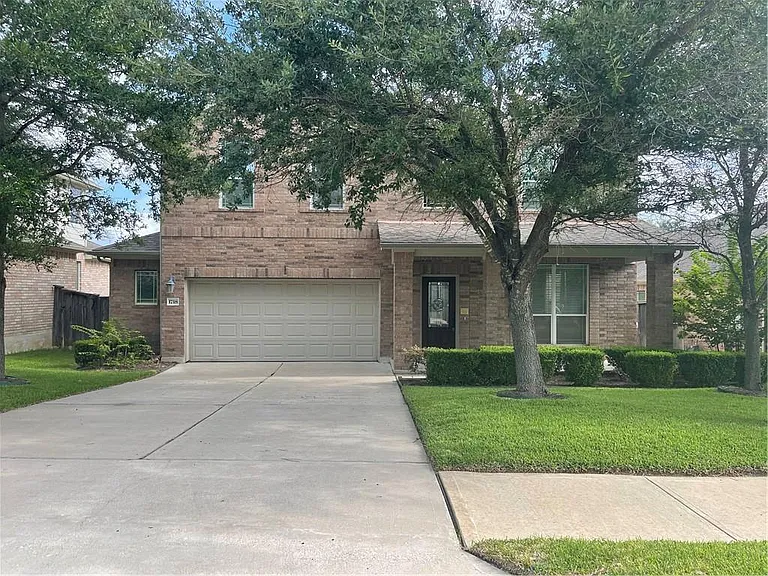 1718 Woodvista Pl — Photo 1