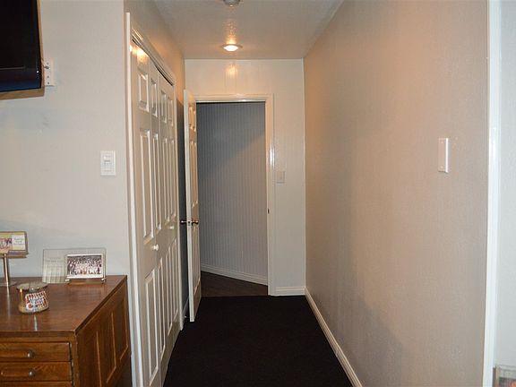 3rd image of 80 Thompson Dr