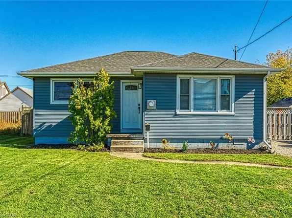 62 Knoll St, Pt Colborne, ON L3K 5A6