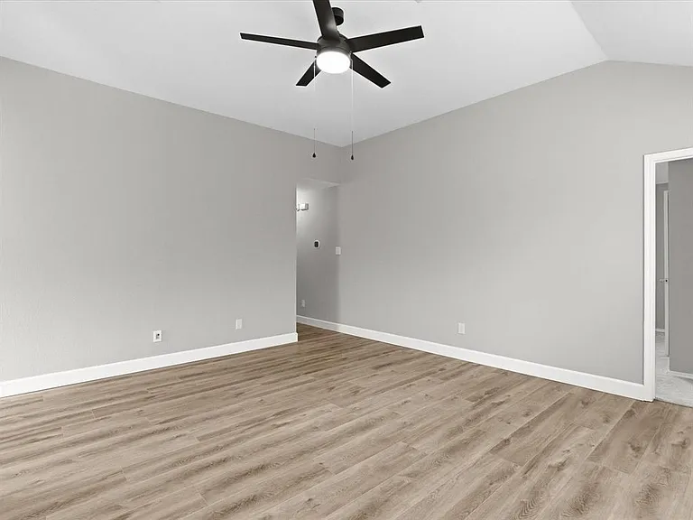 1316 Hunter Ln — Photo 16
