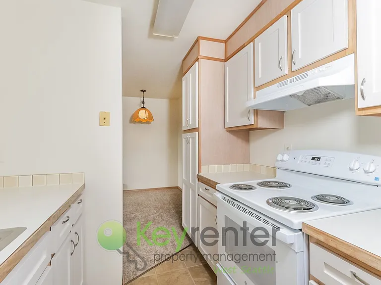6042 Fauntleroy Way SW — Photo 25
