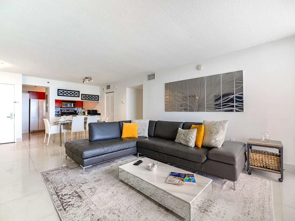 1 SE 12th St #20-ID1022214P