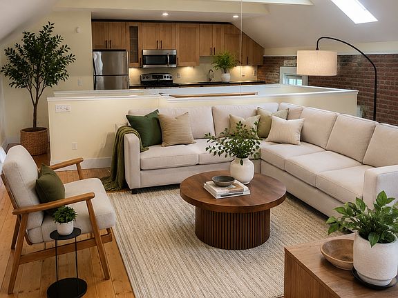 2nd image of 2168 Thurman Ave #2