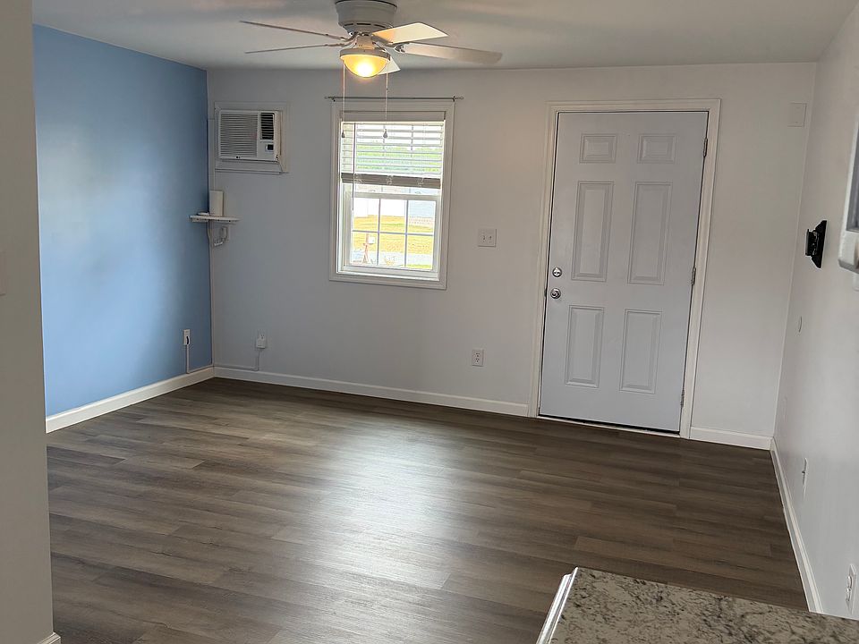 1st image of 142 Pleasant Pine Cir