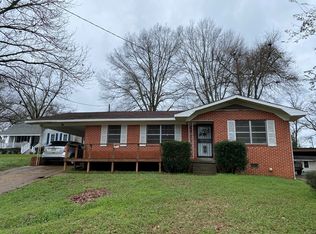 409 Fairground St, Winona, MS 38967