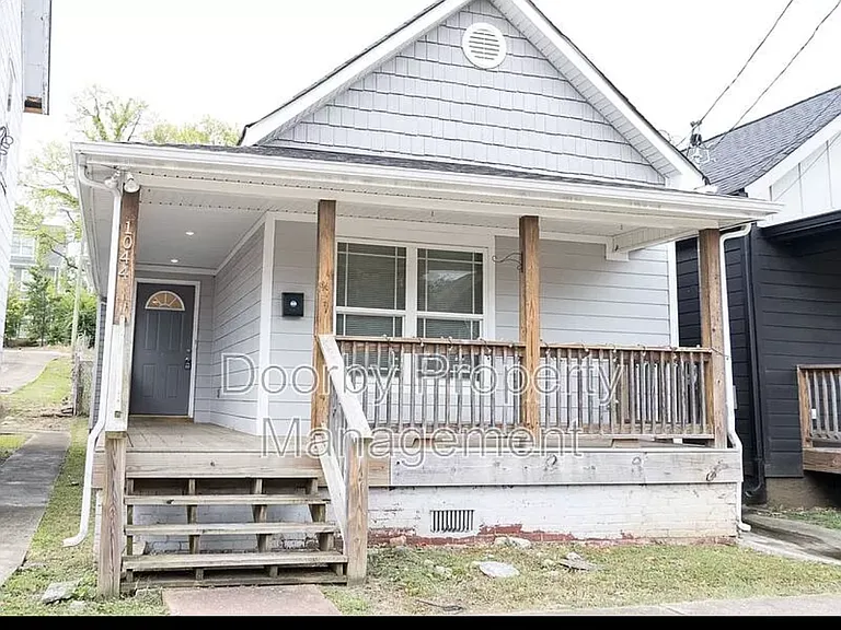 1044 Flynn St — Photo 1