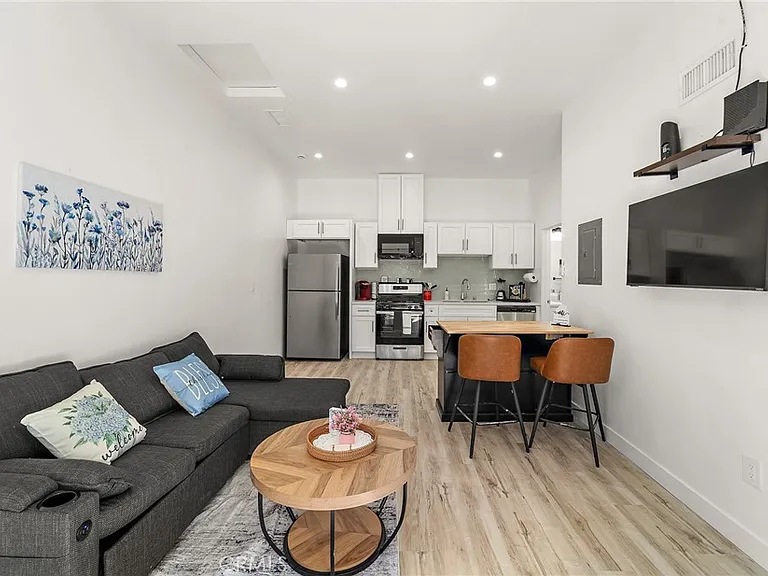 10730 Strathern St — Photo 38