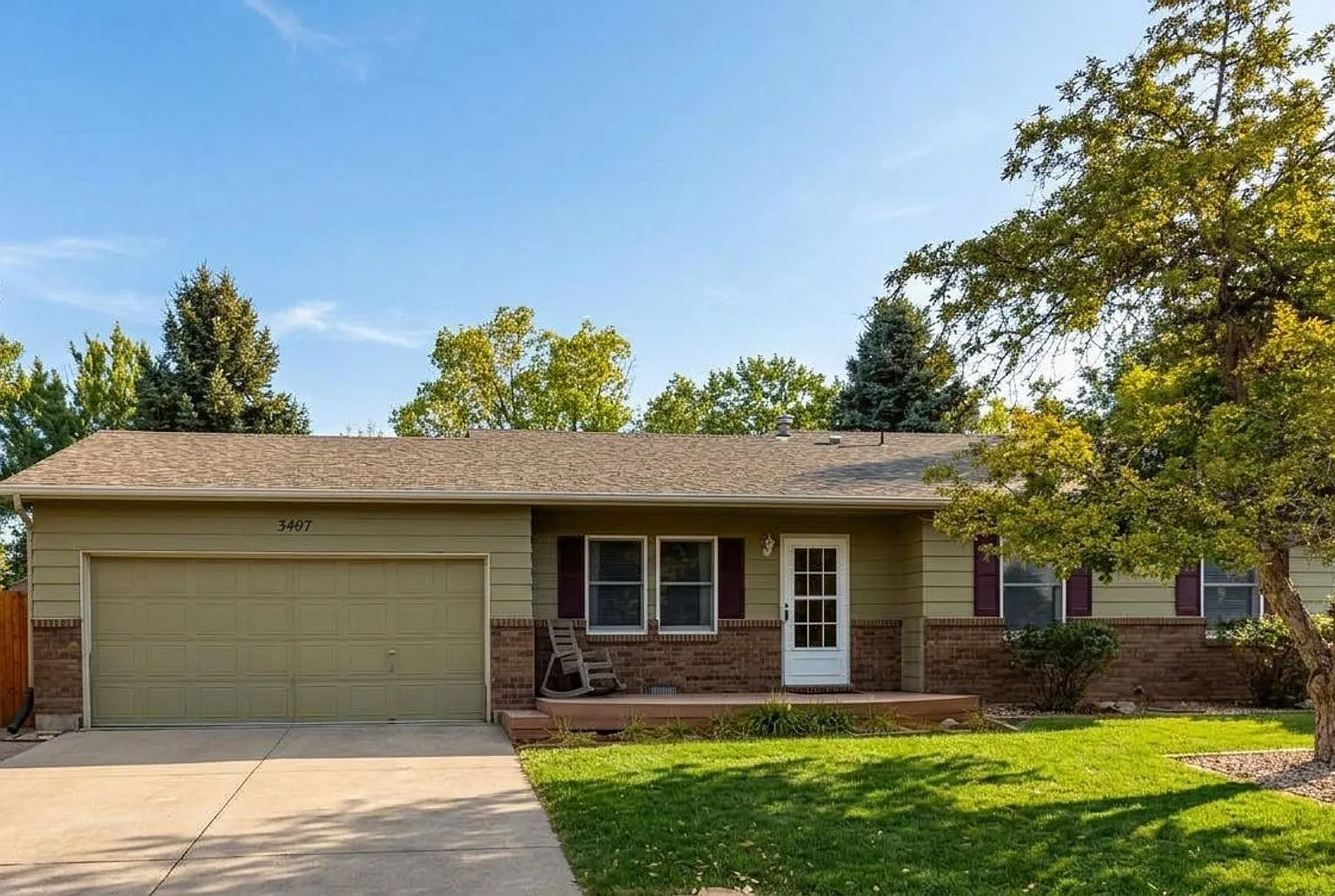Charming 3-Bed, 2-Bath Home in Peaceful Wagon Wheel Neighborhood — Photo 1