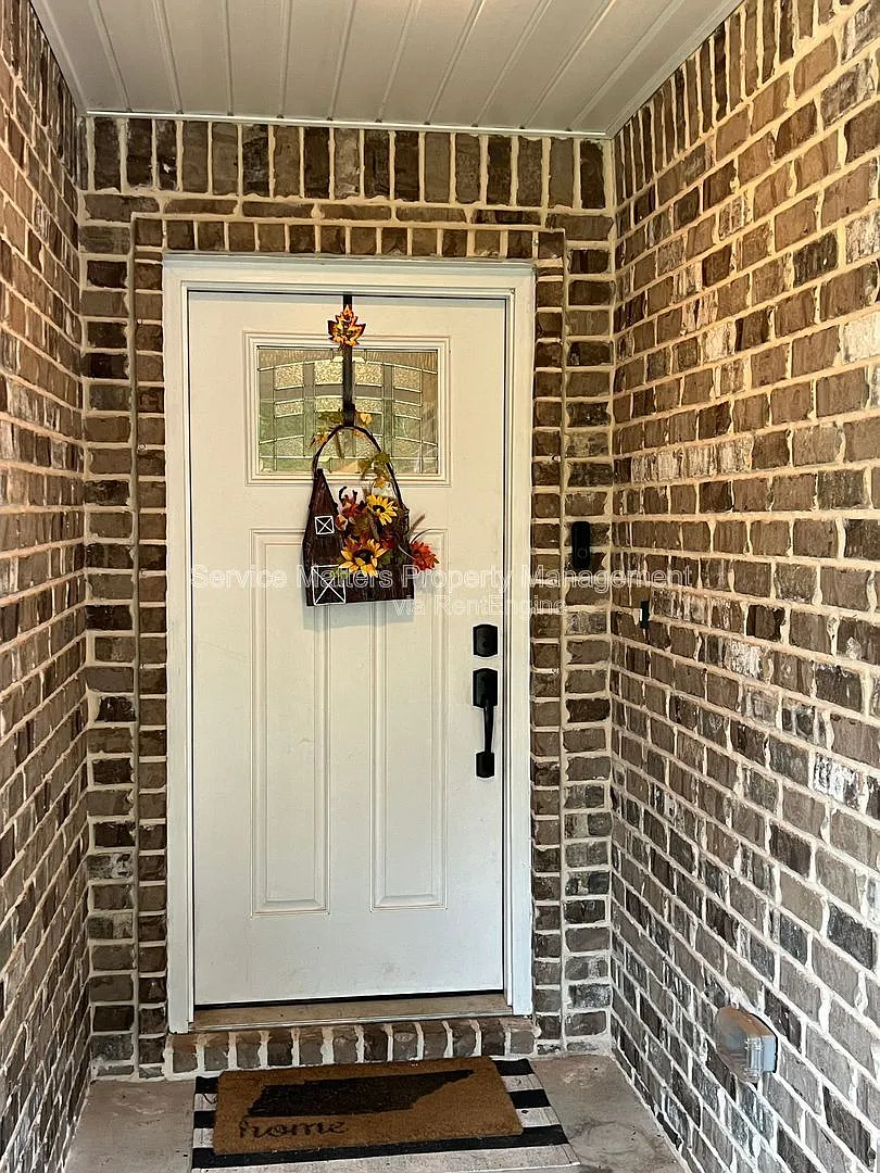 3 bed, 2.0 bath, 1561 sqft, $1,875 — Photo 4
