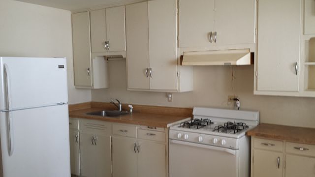 2nd image of 618 Saint Johns Ave