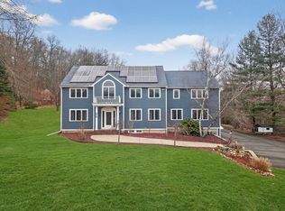 204 Coventry Ln, North Andover, MA 01845