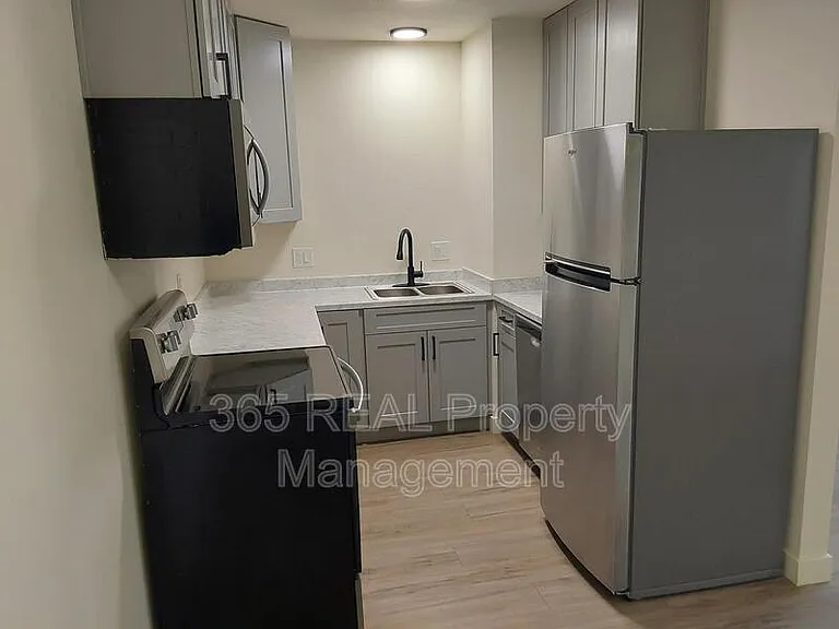 1701 Palm Dr #3 — Photo 6