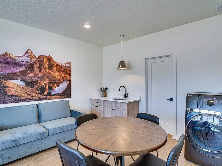 1218 S Sawmill Blvd #505 — Photo 3