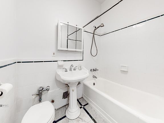 5th image of 922 3rd Ave APT 5F