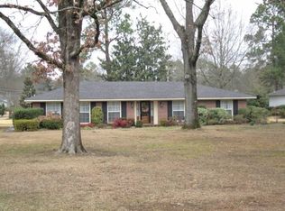 2500 Savery Dr, Tupelo, MS 38804