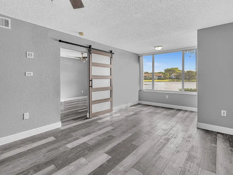2820 Oakland Forest Dr #107 — Photo 27