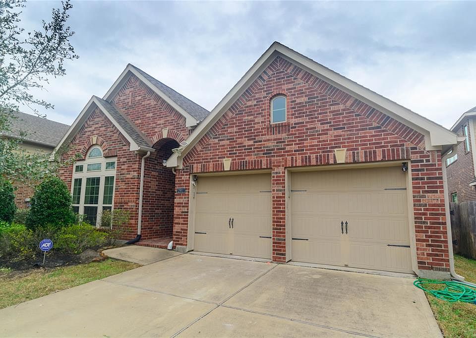 1st image of 2911 Village Brook Ln