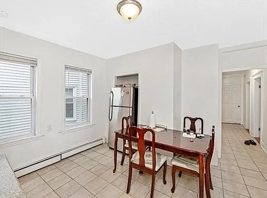 3 bed, 1200 sqft, $2,900 — Photo 2