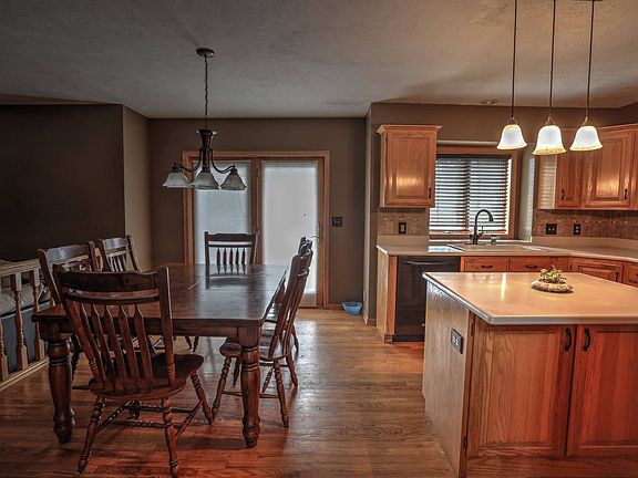 3rd image of 4831 Deer Creek Dr