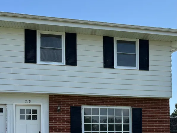219 Laurie St, Lake Geneva, WI 53147
