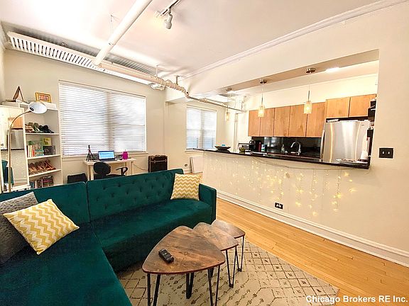 4th image of 512 W Belden Ave #Gs