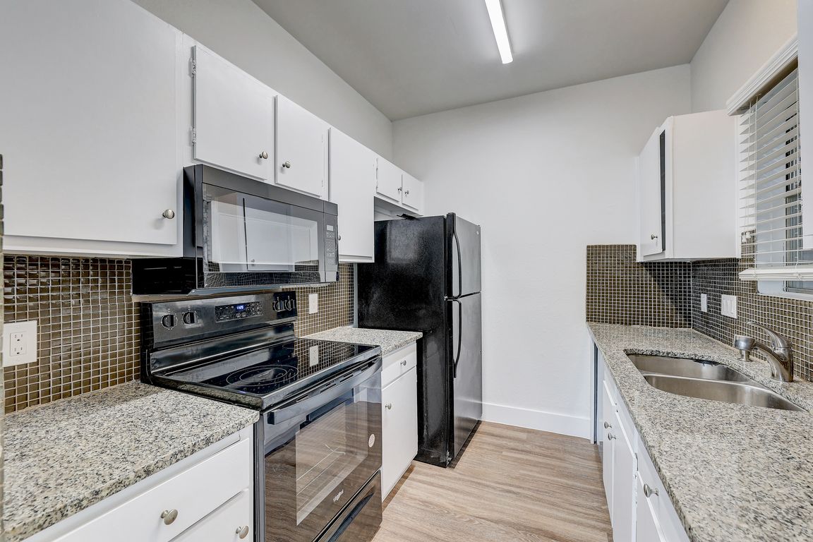 next background image