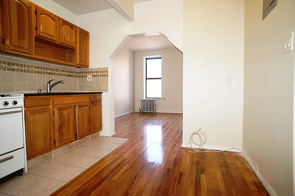 Rented by J Misrahi Realty Corp | media 3