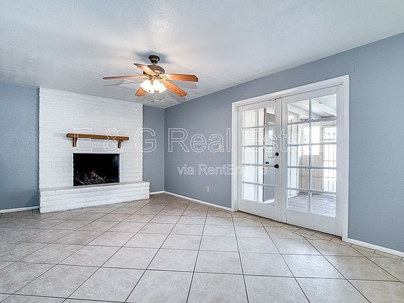 4th image of 2138 E Fremont Dr