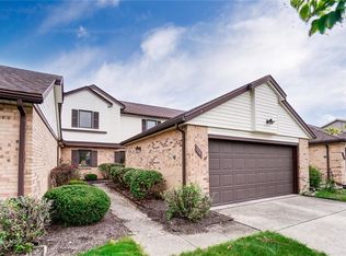 94 E Van Lake Dr, Vandalia, OH 45377