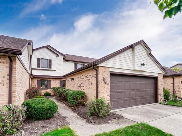 94 E Van Lake Dr, Vandalia, OH 45377