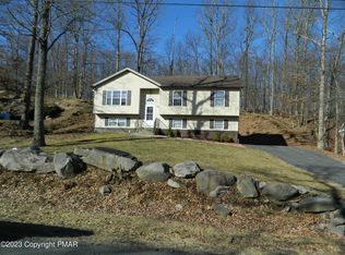 1141 Hunters Woods Dr, East Stroudsburg, PA