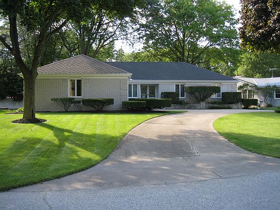 3rd image of 1533 E Lake Dr W #W