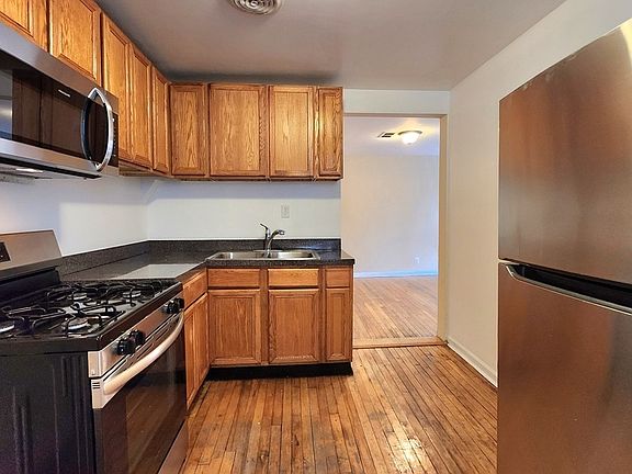 4th image of 1905 W Foster Ave #2