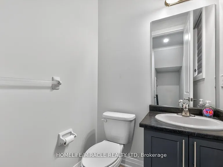 1032 Edinburgh Dr — Photo 24