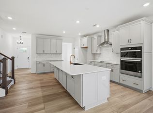 1011 Wt Ferguson Dr, Matthews, NC 28104