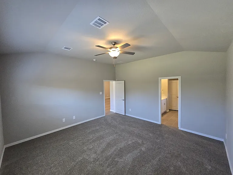2223 Cliff Springs Dr — Photo 16