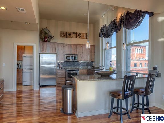 5th image of 300 S 16th St APT 1302
