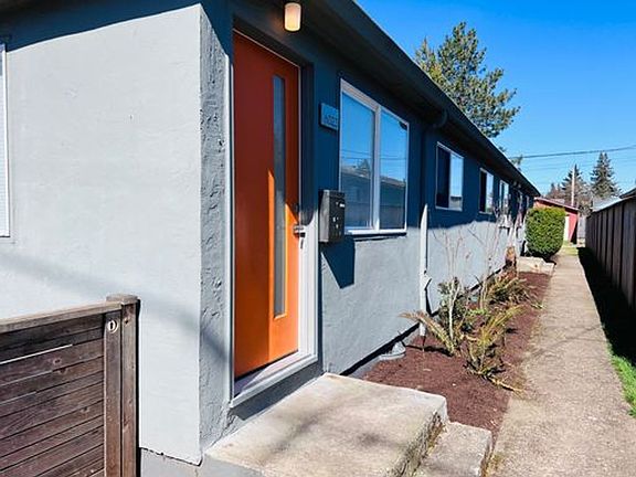 2nd image of 6025 SE Woodstock Blvd #0